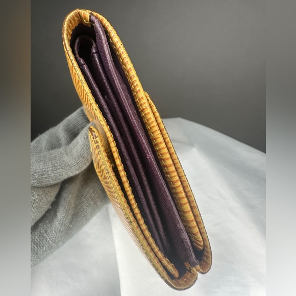 LOUIS VUITTON | Epi Leather Wallet-Coin Purse | Yellow | 4.25” x 4” - Picture 10 of 13